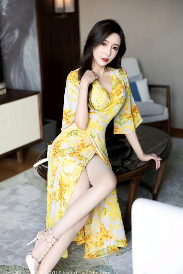 王馨瑶   XiaoYu语画界-1043-王馨瑶yanni-贵州时尚旅拍-黄色碎花长裙诱惑-室内室外私房写真-高颜值气质美女-性感大尺度-无圣光第19张图片