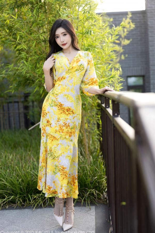 王馨瑶   XiaoYu语画界-1043-王馨瑶yanni-贵州时尚旅拍-黄色碎花长裙诱惑-室内室外私房写真-高颜值气质美女-性感大尺度-无圣光第24张图片