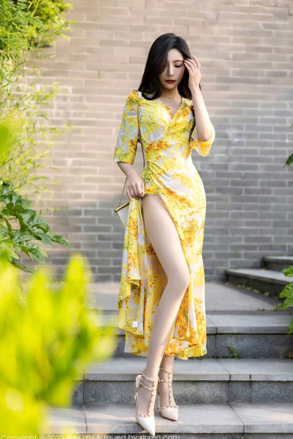 王馨瑶   XiaoYu语画界-1043-王馨瑶yanni-贵州时尚旅拍-黄色碎花长裙诱惑-室内室外私房写真-高颜值气质美女-性感大尺度-无圣光第28张图片