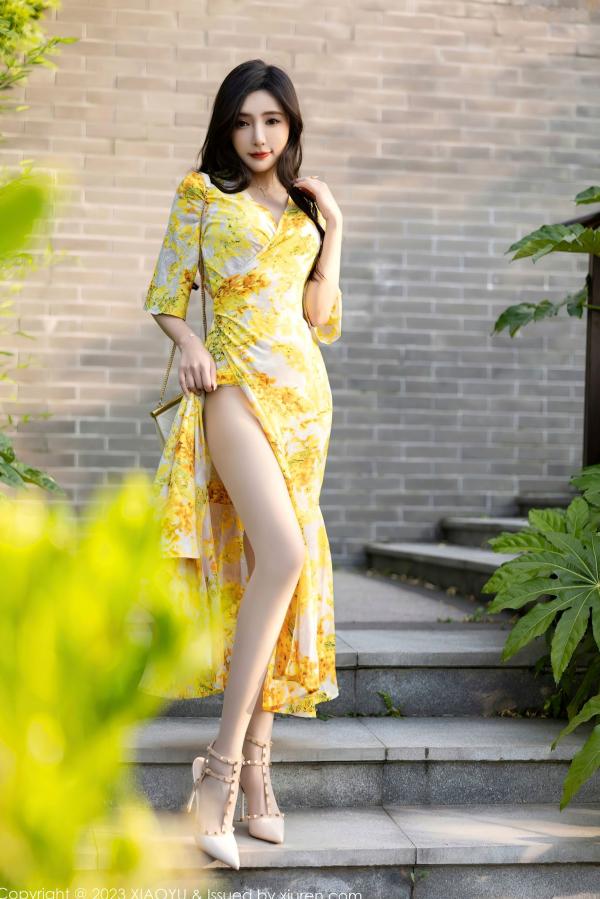 王馨瑶   XiaoYu语画界-1043-王馨瑶yanni-贵州时尚旅拍-黄色碎花长裙诱惑-室内室外私房写真-高颜值气质美女-性感大尺度-无圣光第29张图片