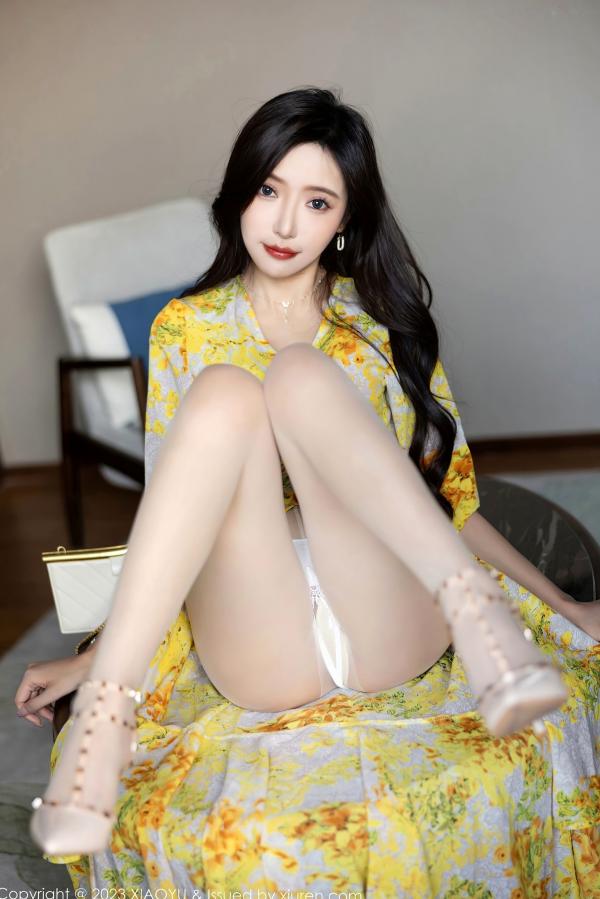 王馨瑶   XiaoYu语画界-1043-王馨瑶yanni-贵州时尚旅拍-黄色碎花长裙诱惑-室内室外私房写真-高颜值气质美女-性感大尺度-无圣光第37张图片