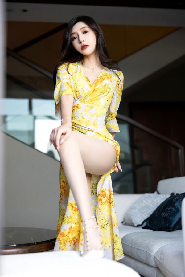 王馨瑶   XiaoYu语画界-1043-王馨瑶yanni-贵州时尚旅拍-黄色碎花长裙诱惑-室内室外私房写真-高颜值气质美女-性感大尺度-无圣光第42张图片