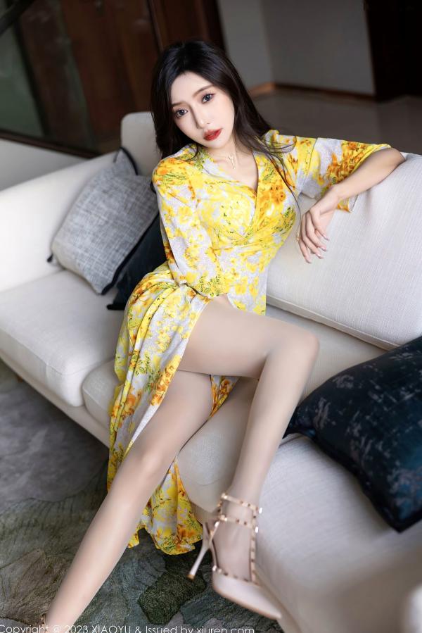 王馨瑶   XiaoYu语画界-1043-王馨瑶yanni-贵州时尚旅拍-黄色碎花长裙诱惑-室内室外私房写真-高颜值气质美女-性感大尺度-无圣光第45张图片