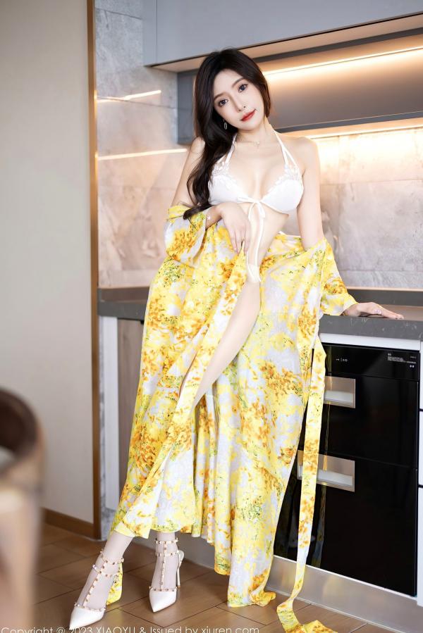 王馨瑶   XiaoYu语画界-1043-王馨瑶yanni-贵州时尚旅拍-黄色碎花长裙诱惑-室内室外私房写真-高颜值气质美女-性感大尺度-无圣光第58张图片