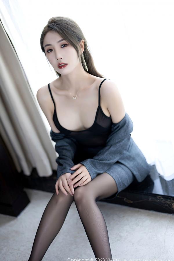    XiaoYu语画界-1042-苏苏阿-灰色呢料职场套裙，黑色透视吊带配黑丝制服诱惑，气质御姐冷艳干练，演绎都市摩登职场风第16张图片