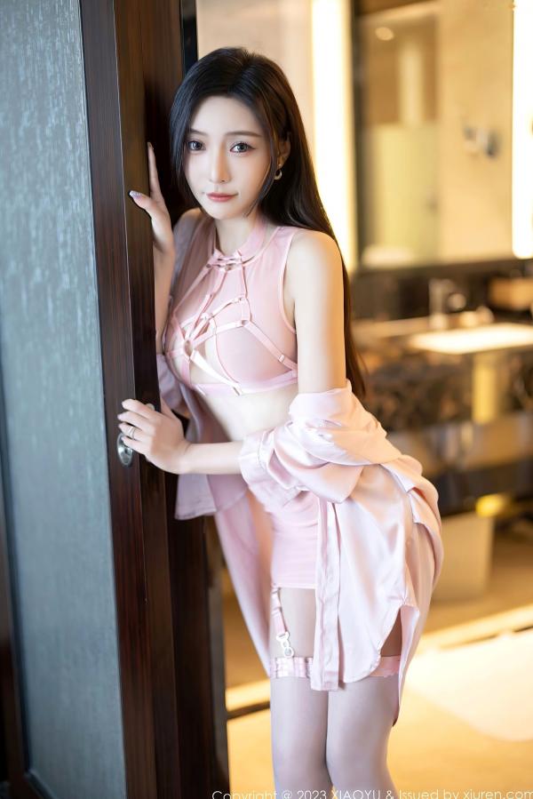 王馨瑶   XiaoYu语画界王馨瑶yanni写真：粉色绑带内衣与超薄丝袜的浴室私房诱惑，展现甜美撩人绝佳身材第6张图片