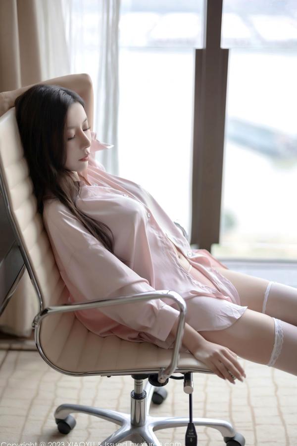 王馨瑶   XiaoYu语画界王馨瑶yanni写真：粉色绑带内衣与超薄丝袜的浴室私房诱惑，展现甜美撩人绝佳身材第71张图片
