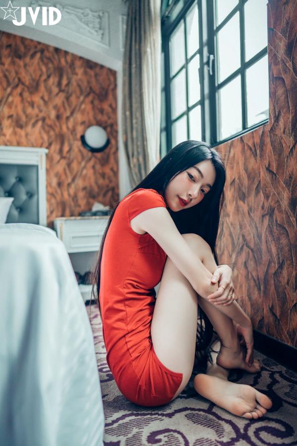    JVID飘飘：绝美肉体与色色旗袍的私房诱惑，展现纹身女神的极致性感曼妙身材 (2022.09.11)第20张图片