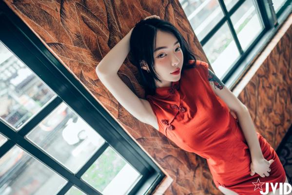   JVID飘飘：绝美肉体与色色旗袍的私房诱惑，展现纹身女神的极致性感曼妙身材 (2022.09.11)第51张图片