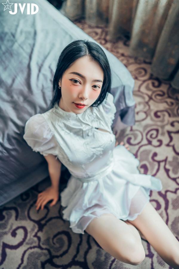    JVID飘飘：绝美肉体与色色旗袍的私房诱惑，展现纹身女神的极致性感曼妙身材 (2022.09.11)第57张图片