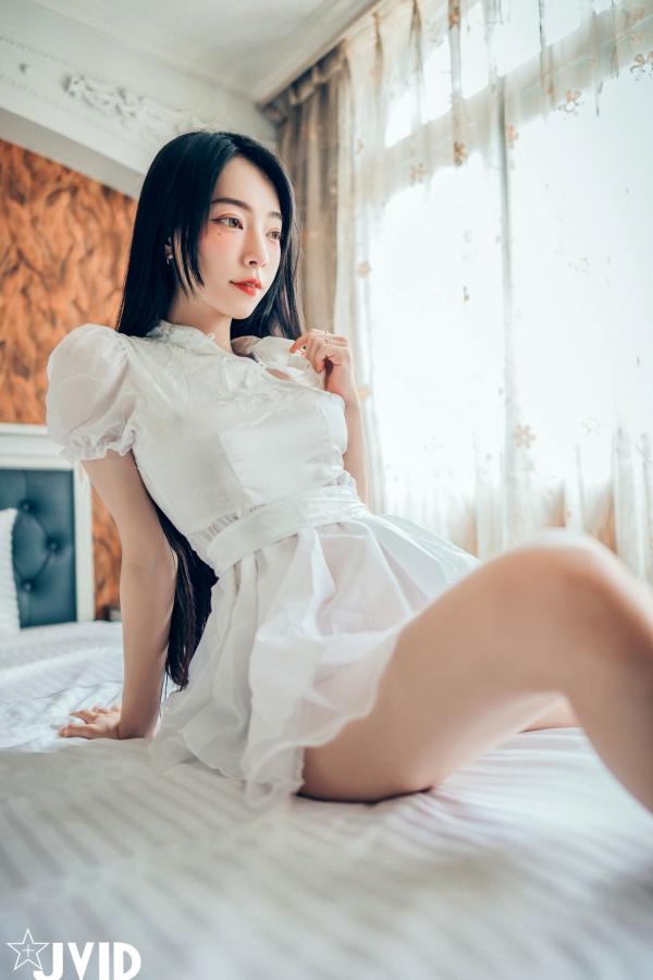    JVID飘飘：绝美肉体与色色旗袍的私房诱惑，展现纹身女神的极致性感曼妙身材 (2022.09.11)第60张图片