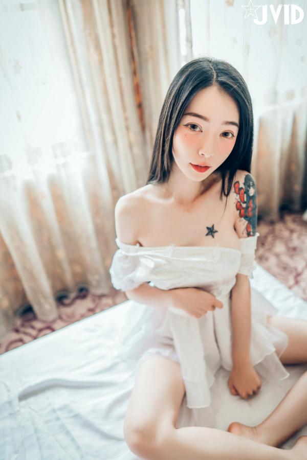    JVID飘飘：绝美肉体与色色旗袍的私房诱惑，展现纹身女神的极致性感曼妙身材 (2022.09.11)第64张图片