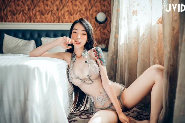    JVID飘飘：绝美肉体与色色旗袍的私房诱惑，展现纹身女神的极致性感曼妙身材 (2022.09.11)第102张图片
