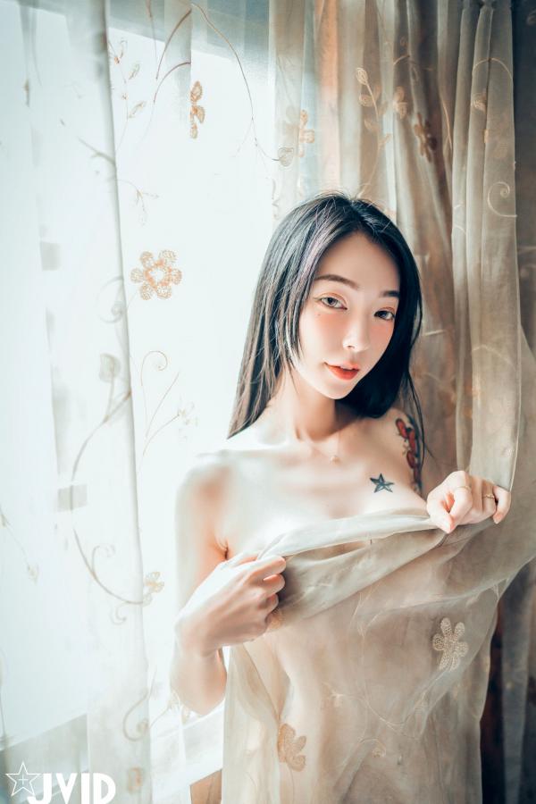    JVID飘飘：绝美肉体与色色旗袍的私房诱惑，展现纹身女神的极致性感曼妙身材 (2022.09.11)第106张图片