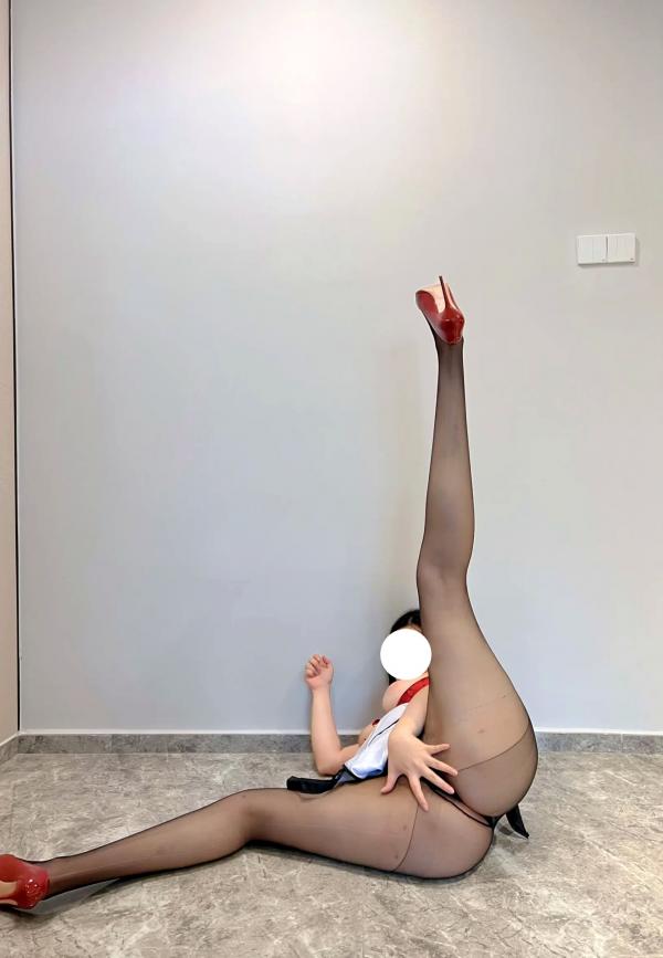    迷人的五姨太 - 极品黑丝家政诱惑 私房超短裙高跟鞋大尺度写真 [26P]第22张图片