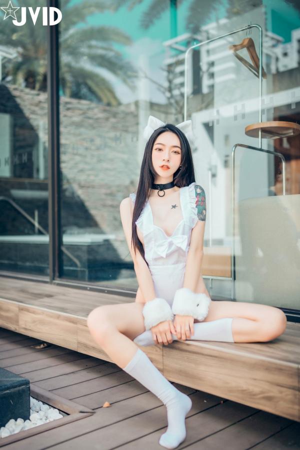    JVID飘飘猫娘女友：大胆纹身与透视制服诱惑，浴室私房写真Cosplay，极致身材展现，2021高清大片第14张图片