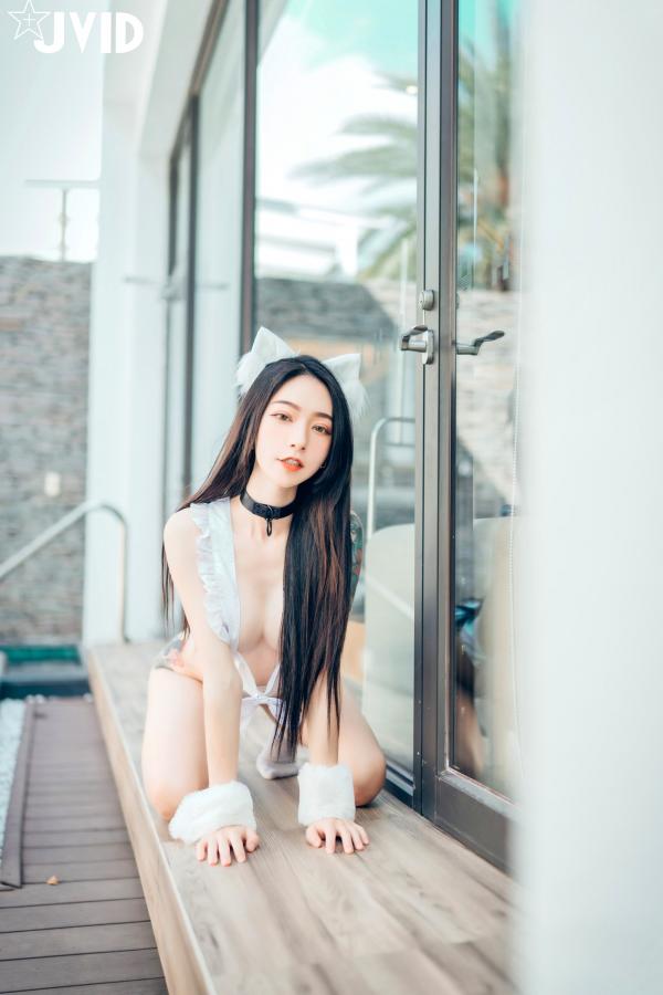    JVID飘飘猫娘女友：大胆纹身与透视制服诱惑，浴室私房写真Cosplay，极致身材展现，2021高清大片第16张图片