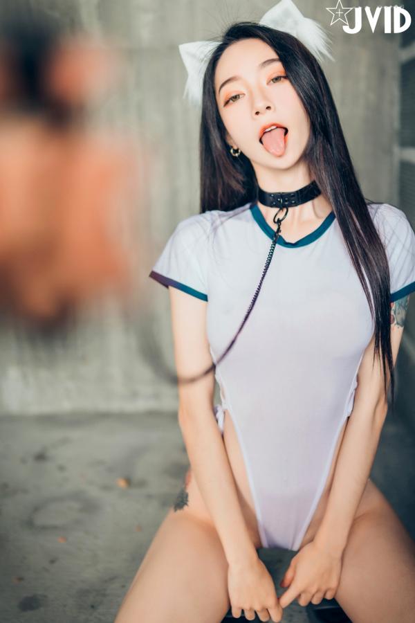    JVID飘飘猫娘女友：大胆纹身与透视制服诱惑，浴室私房写真Cosplay，极致身材展现，2021高清大片第39张图片