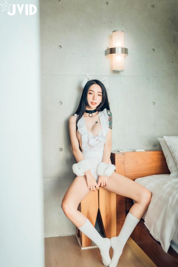    JVID飘飘猫娘女友：大胆纹身与透视制服诱惑，浴室私房写真Cosplay，极致身材展现，2021高清大片第111张图片