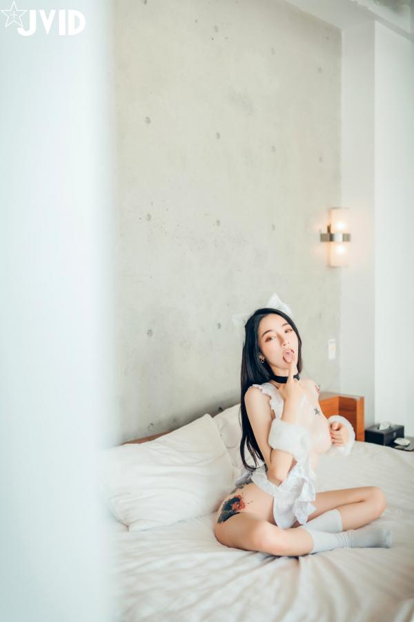    JVID飘飘猫娘女友：大胆纹身与透视制服诱惑，浴室私房写真Cosplay，极致身材展现，2021高清大片第131张图片