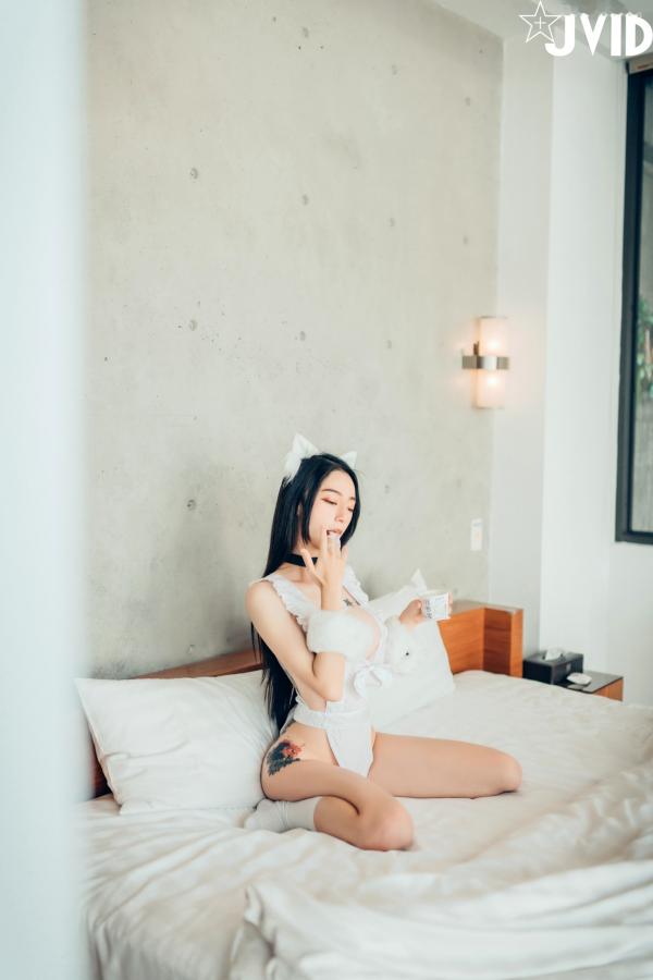    JVID飘飘猫娘女友：大胆纹身与透视制服诱惑，浴室私房写真Cosplay，极致身材展现，2021高清大片第132张图片