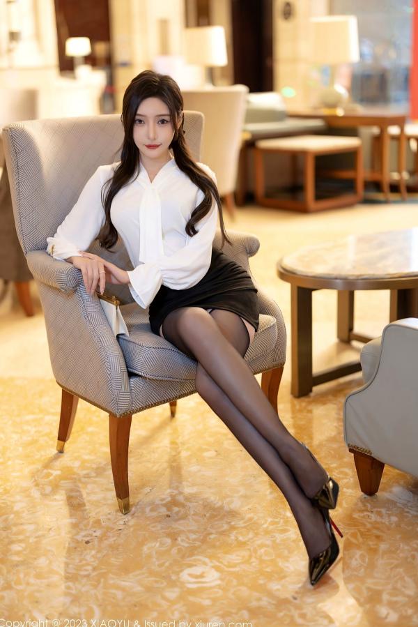 王馨瑶   XiaoYu语画界-1033-王馨瑶yanni-职场OL制服诱惑-白衬衫黑短裙黑丝私房照-性感女神极致诱惑大尺度套图第7张图片