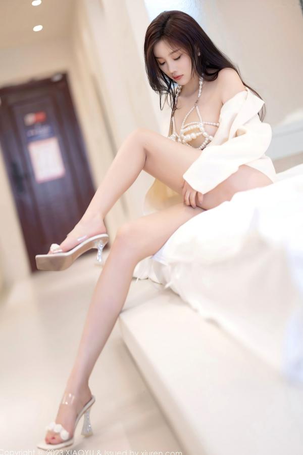 杨晨晨 sugar小甜心CC  XiaoYu语画界：杨晨晨Yome纯欲诱惑，白色轻透蕾丝内衣配白丝，极致大尺度私房写真第57张图片