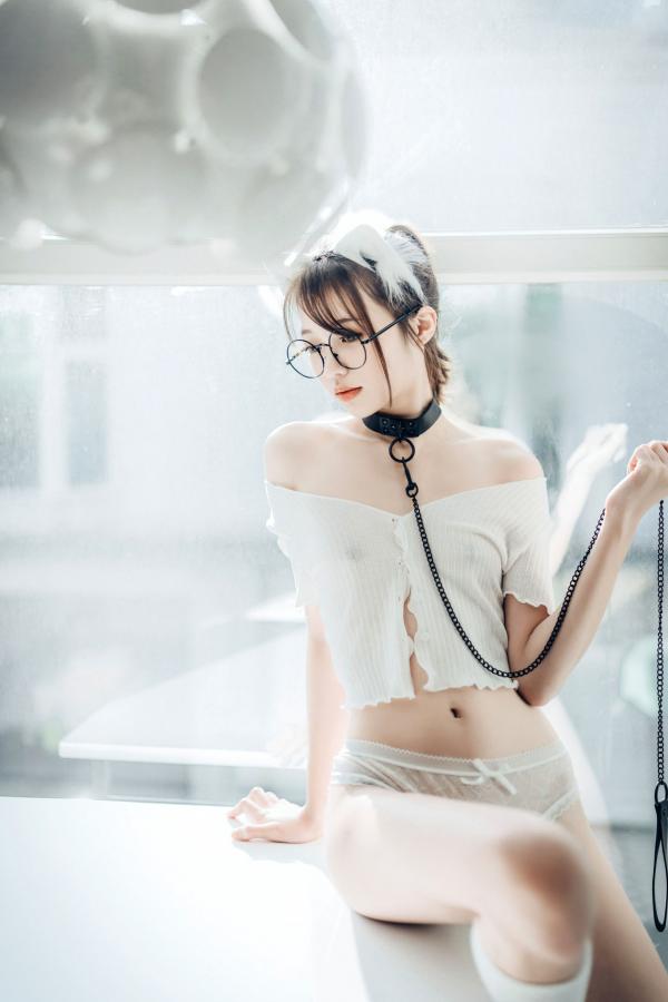    JVID-妍妍-眼镜制服诱惑与清纯私房照，单人角色扮演大尺度精品套图第87张图片