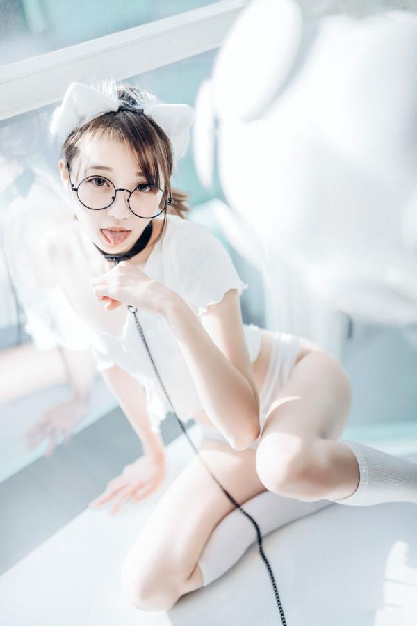    JVID-妍妍-眼镜制服诱惑与清纯私房照，单人角色扮演大尺度精品套图第94张图片