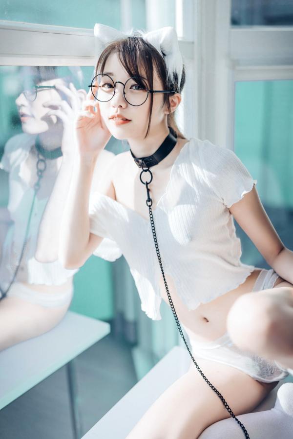    JVID-妍妍-眼镜制服诱惑与清纯私房照，单人角色扮演大尺度精品套图第96张图片