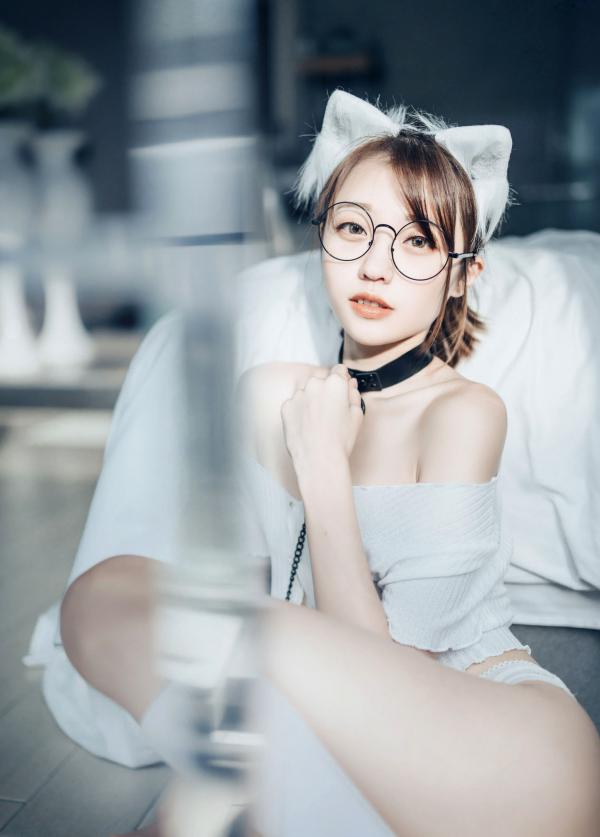    JVID-妍妍-眼镜制服诱惑与清纯私房照，单人角色扮演大尺度精品套图第105张图片