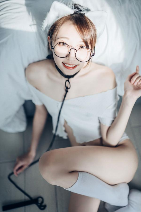    JVID-妍妍-眼镜制服诱惑与清纯私房照，单人角色扮演大尺度精品套图第106张图片