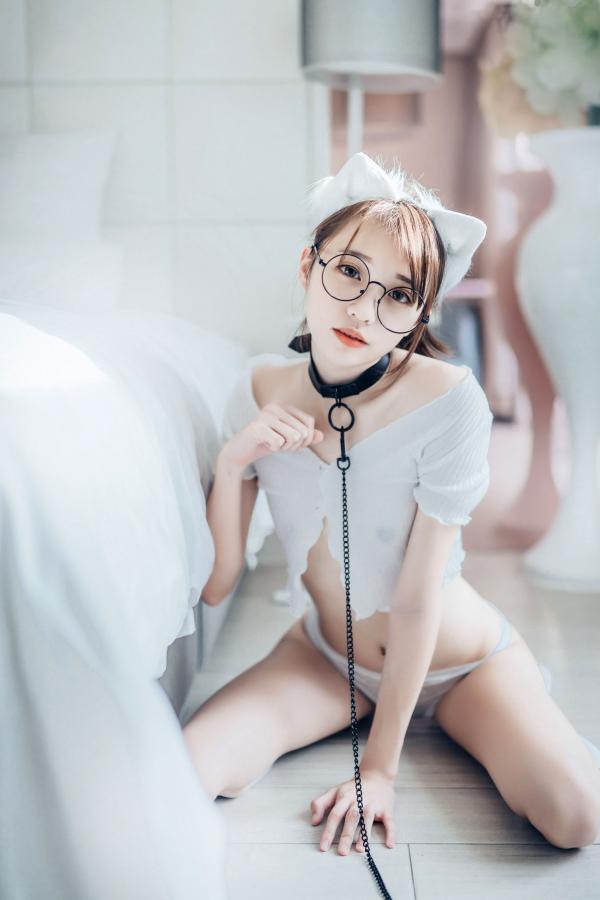    JVID-妍妍-眼镜制服诱惑与清纯私房照，单人角色扮演大尺度精品套图第112张图片