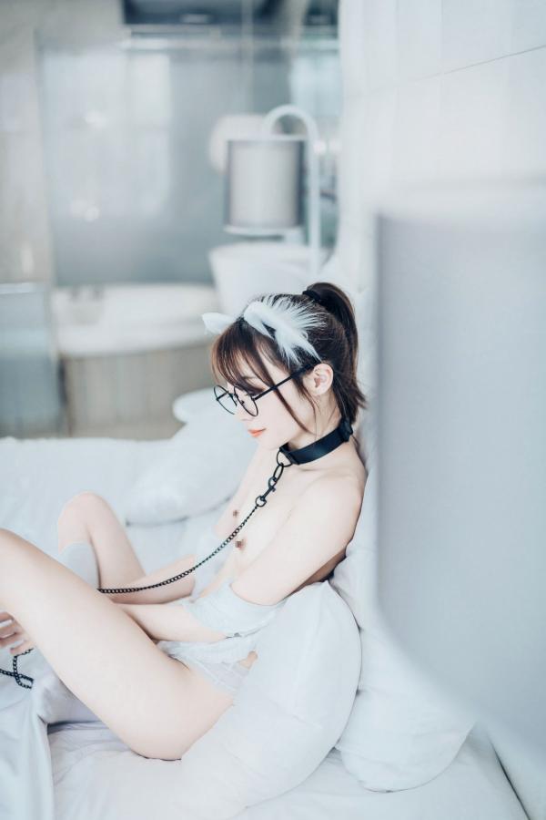    JVID-妍妍-眼镜制服诱惑与清纯私房照，单人角色扮演大尺度精品套图第124张图片