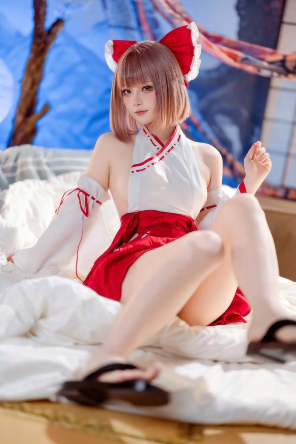    屿鱼 - 兼职巫女，性感日式和风私房写真，极致诱惑角色扮演，白嫩美腿极品佳作第1张图片