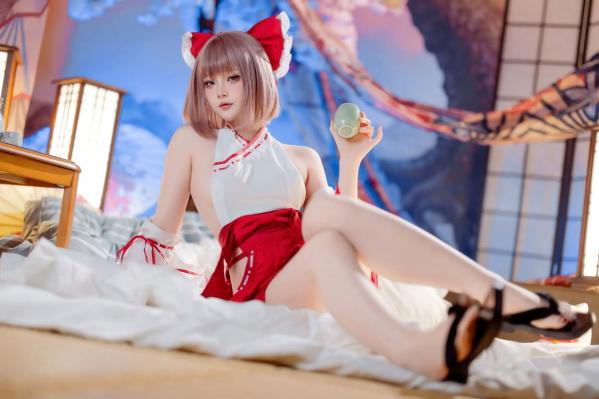    屿鱼 - 兼职巫女，性感日式和风私房写真，极致诱惑角色扮演，白嫩美腿极品佳作第3张图片
