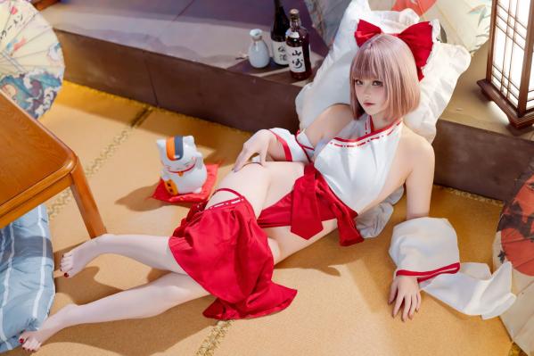    屿鱼 - 兼职巫女，性感日式和风私房写真，极致诱惑角色扮演，白嫩美腿极品佳作第50张图片