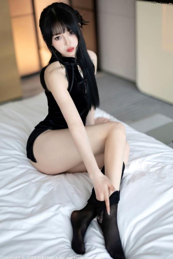    XiaoYu语画界-1030-奶瓶-黑色超短旗袍透视内衣黑丝私房照，展现极致诱惑与极品身材，大尺度摄影写真第32张图片