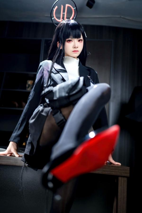    九柒喵 - 调月莉音COS，蓝档案黑丝制服冷艳职场女神，气质御姐角色扮演第27张图片