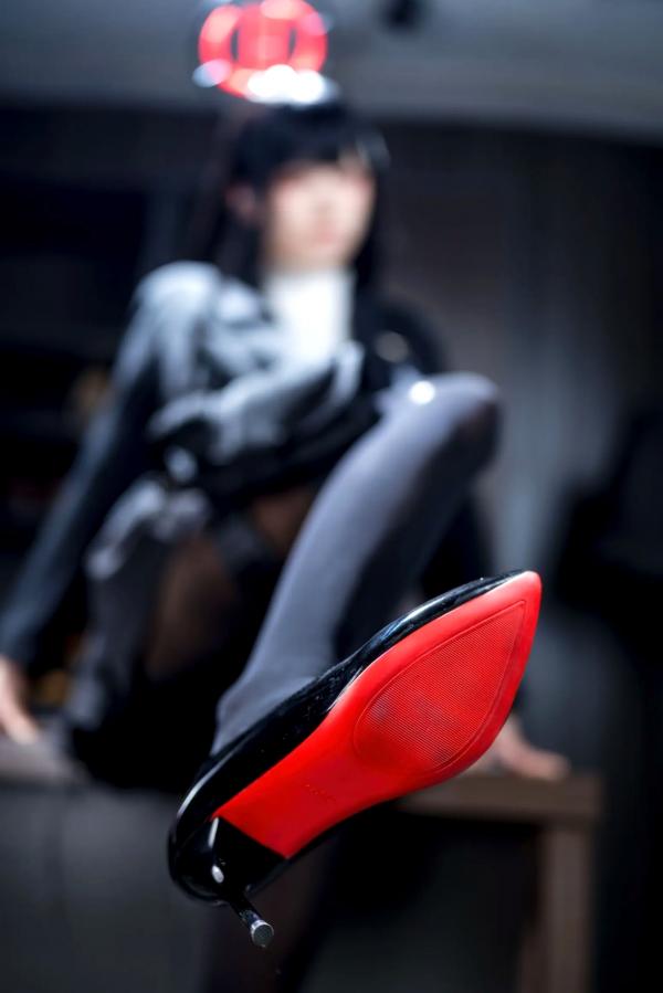    九柒喵 - 调月莉音COS，蓝档案黑丝制服冷艳职场女神，气质御姐角色扮演第28张图片