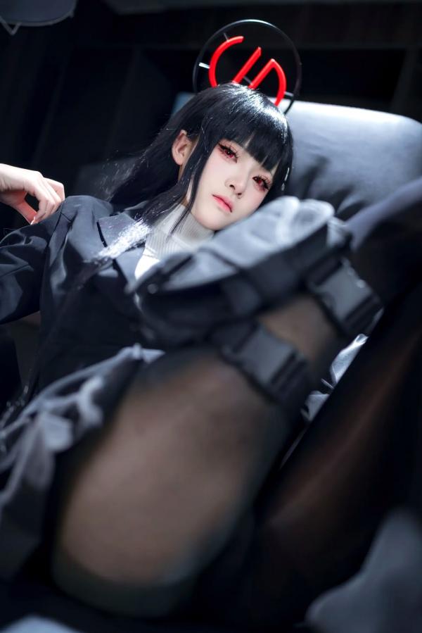    九柒喵 - 调月莉音COS，蓝档案黑丝制服冷艳职场女神，气质御姐角色扮演第38张图片