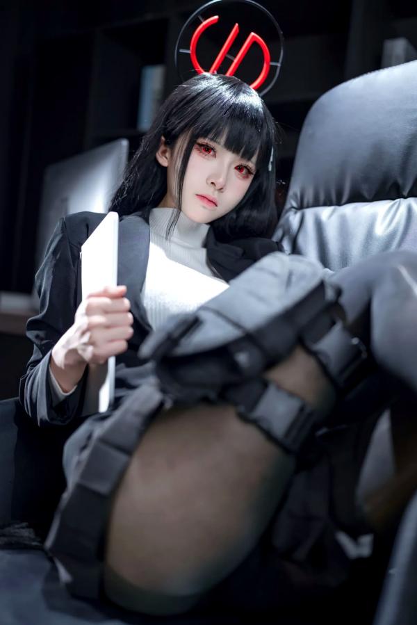    九柒喵 - 调月莉音COS，蓝档案黑丝制服冷艳职场女神，气质御姐角色扮演第52张图片