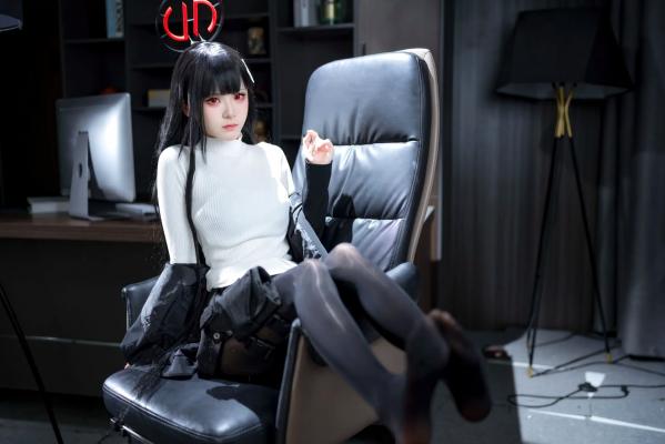    九柒喵 - 调月莉音COS，蓝档案黑丝制服冷艳职场女神，气质御姐角色扮演第55张图片