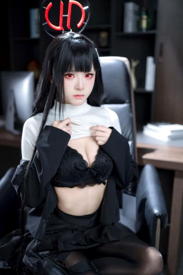    九柒喵 - 调月莉音COS，蓝档案黑丝制服冷艳职场女神，气质御姐角色扮演第56张图片