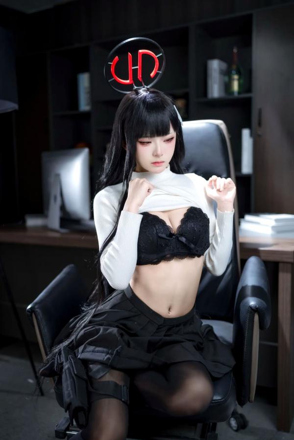    九柒喵 - 调月莉音COS，蓝档案黑丝制服冷艳职场女神，气质御姐角色扮演第57张图片