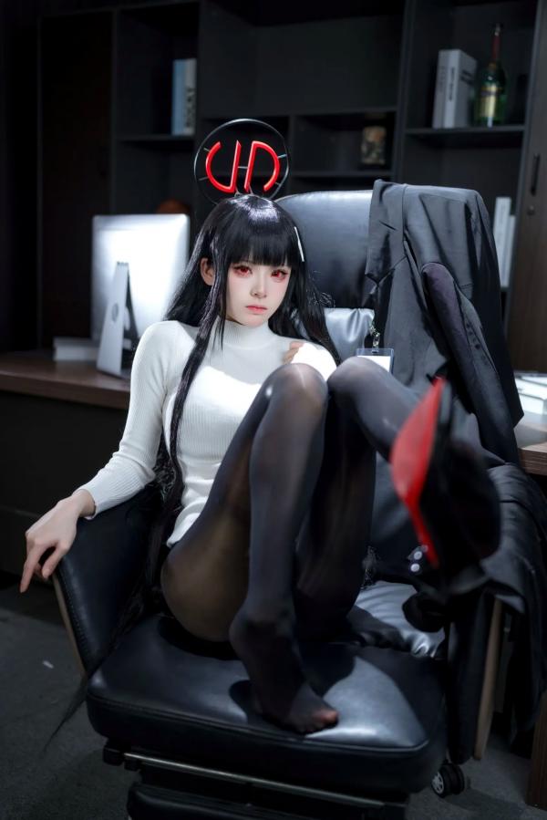    九柒喵 - 调月莉音COS，蓝档案黑丝制服冷艳职场女神，气质御姐角色扮演第60张图片