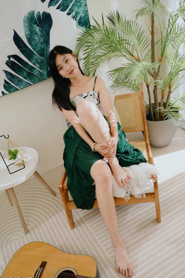    若颖 - 森系吊带长裙写真，清新治愈氧气少女，唯美私房摄影第1张图片