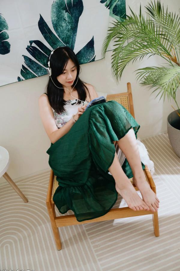    若颖 - 森系吊带长裙写真，清新治愈氧气少女，唯美私房摄影第26张图片