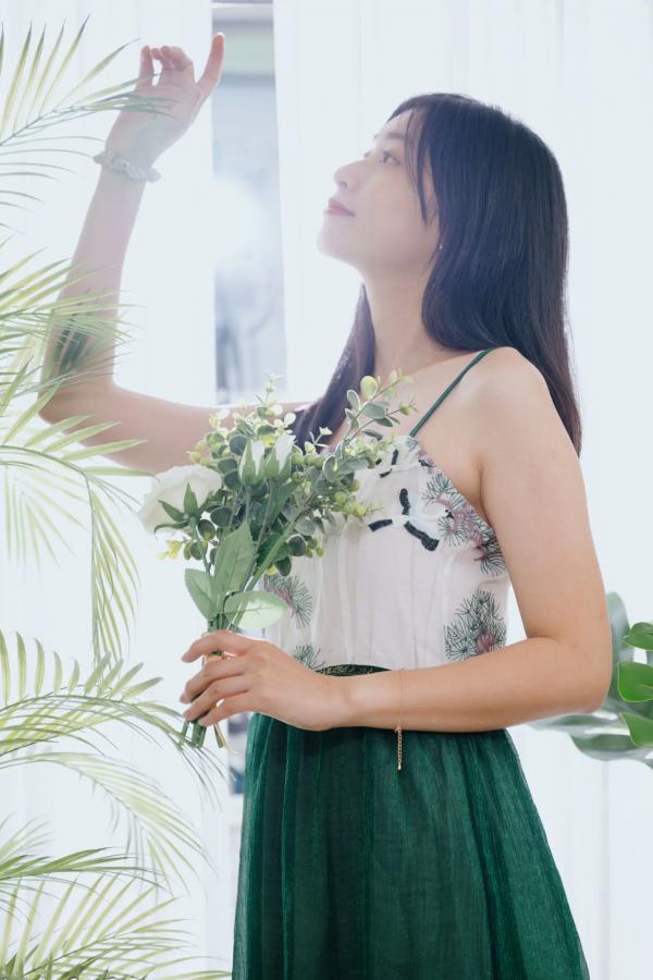    若颖 - 森系吊带长裙写真，清新治愈氧气少女，唯美私房摄影第114张图片