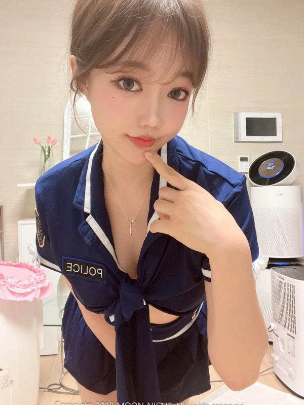    韩国美女Jucy制服诱惑私房写真，清纯童颜巨乳大尺度自拍，无遮挡呈现极致傲人曲线第23张图片